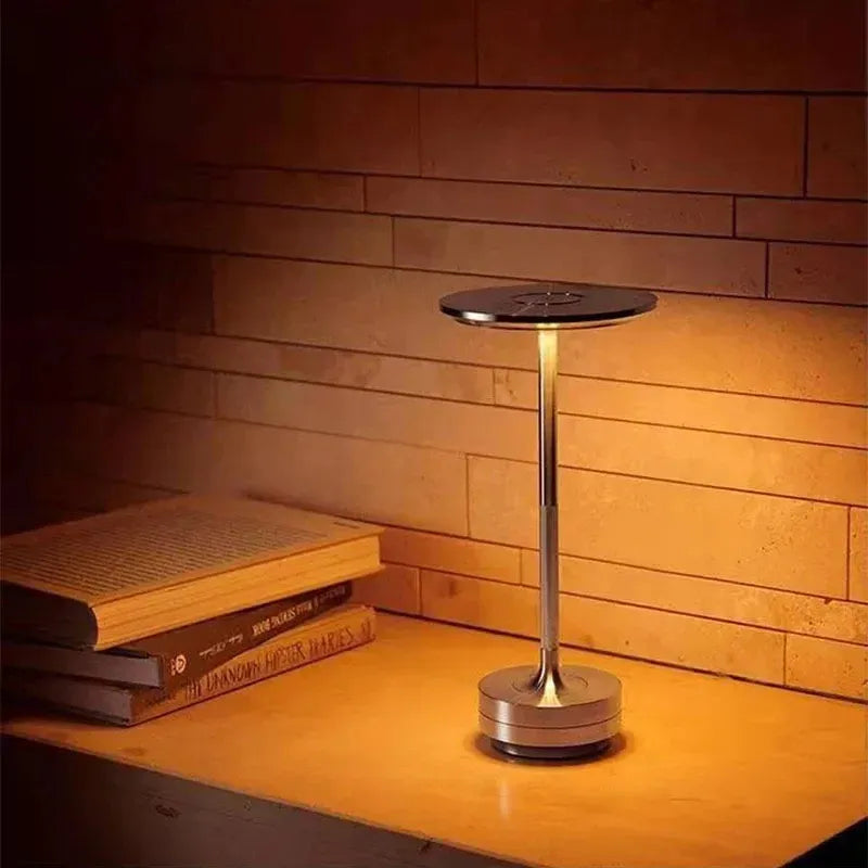 Lumin_ria-LED-de-Mesa-Recarreg_vel-domular